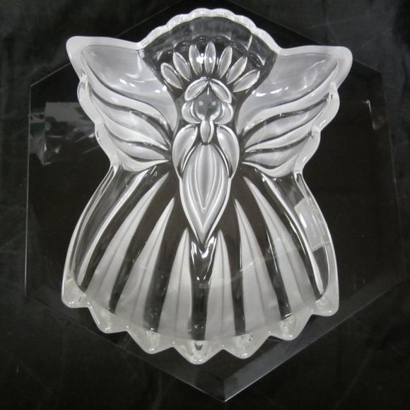 GORHAM CRYSTAL 2004 TO 2010, HOLIDAY TRADITIONS, ANGEL OF PEACE CANDY DISH - Picture 3 of 9